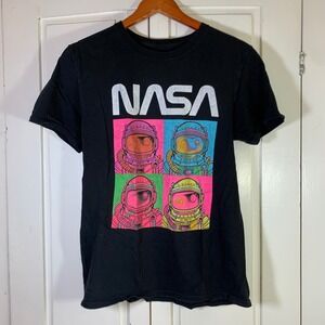 NASA Hyper Space Mens Graphic Tee Black Pop Art Astronaut Shirt M Distressed